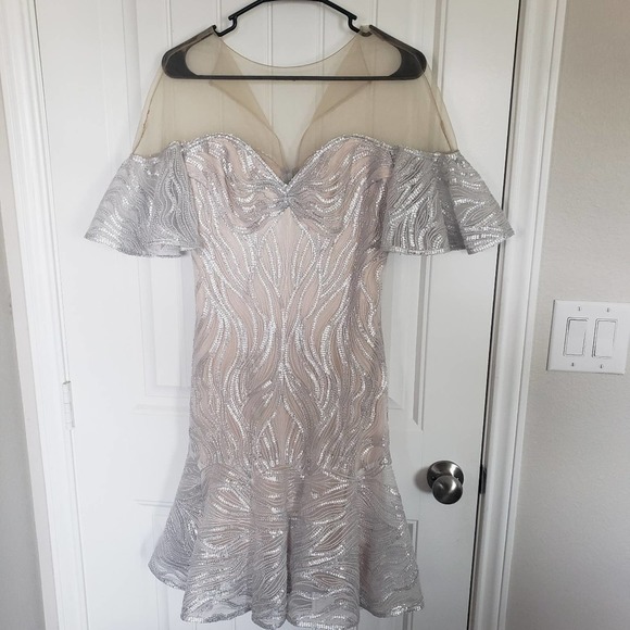 Tadashi Shoji Silver Sequin Dress size 6 - Picture 2 of 3